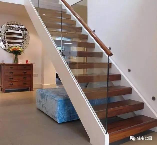花大價蓋好的別墅，不配一個華麗的樓梯可怎么行！12款樓梯推薦