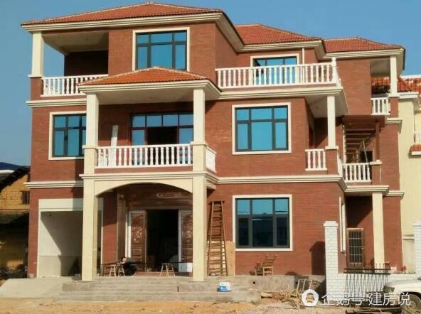 回家建了棟漂亮的農村別墅，真是在村里給爸媽長面子