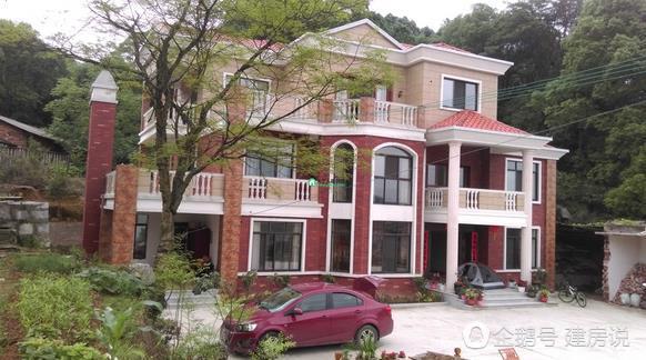 網友曬各自村里最漂亮的農村別墅，沒想到農村這么富裕了