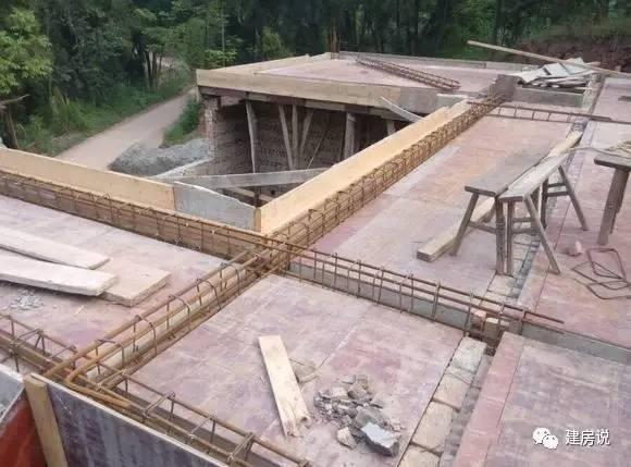 實拍四川網友自建二層農村別墅，在村里是獨一無二