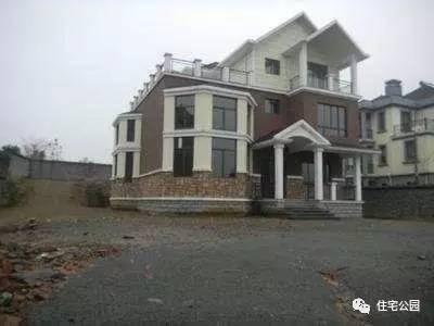 農村都沒人住了，可為什么卻還要花大錢蓋房子？