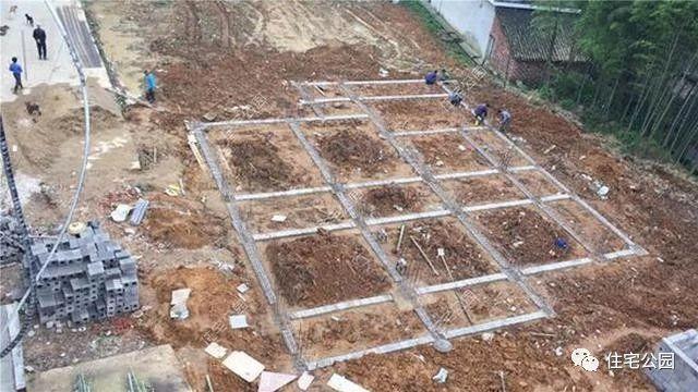 自建房帶超大庭院、泳池，看完都不想在城里買房了