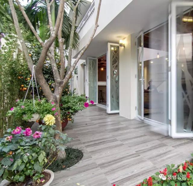 宅基地都是10米寬，人家的農村別墅戶型好，裝修棒，學不？