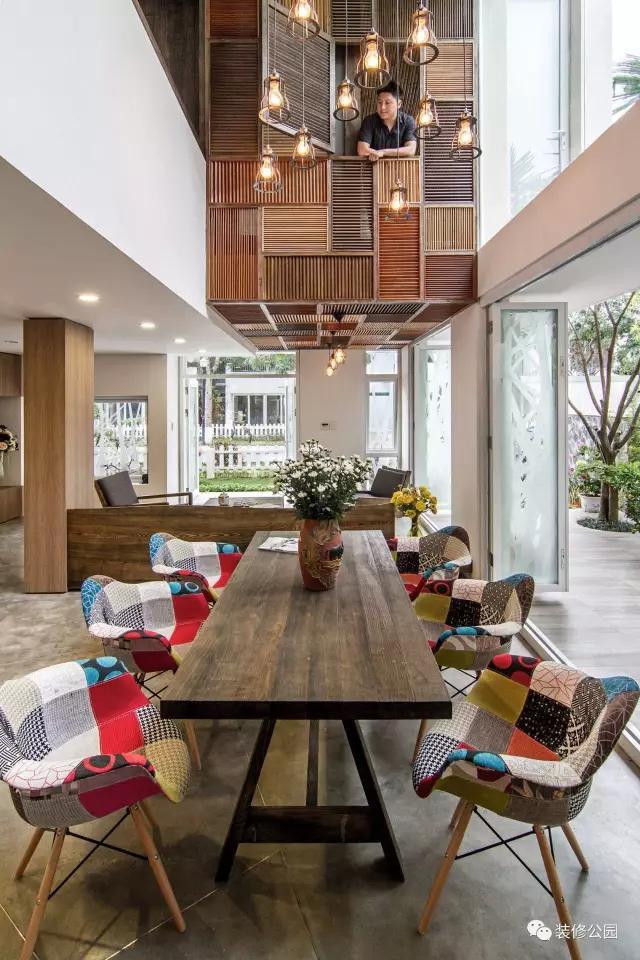 宅基地都是10米寬，人家的農村別墅戶型好，裝修棒，學不？