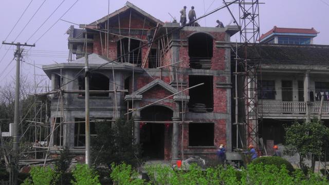 農村別墅建的太好看了，讓鄰居情何以堪