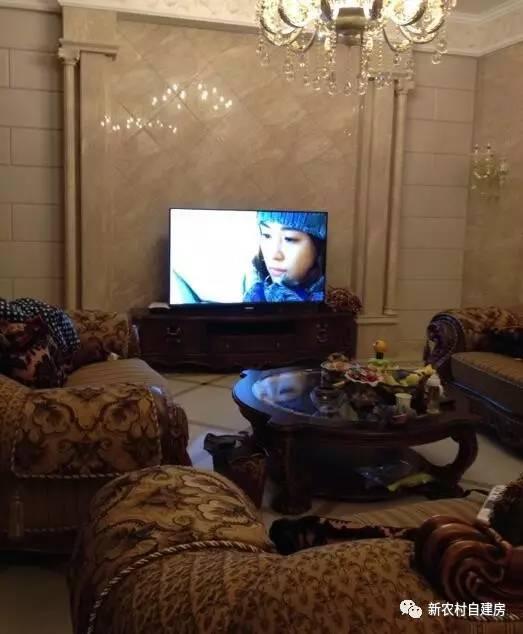 土豪曬500萬農(nóng)村自建房，沒想到最后卻被網(wǎng)友扒皮