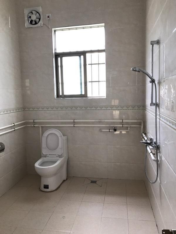 逃離深圳，我用70萬蓋了棟小別墅迎娶了白富美老婆