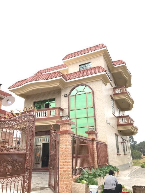 逃離深圳，我用70萬蓋了棟小別墅迎娶了白富美老婆