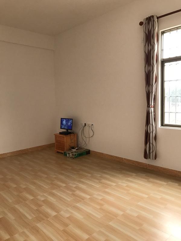 逃離深圳，我用70萬蓋了棟小別墅迎娶了白富美老婆