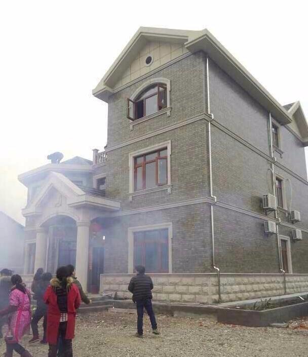 農村170萬的別墅，比上不城里的一間側所