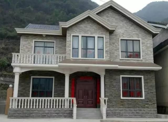 25萬不夠在城里買間房，回農村建套小別墅羨煞旁人