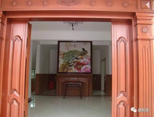 網友自建三層農村別墅，內部裝修不奢華但很有味道