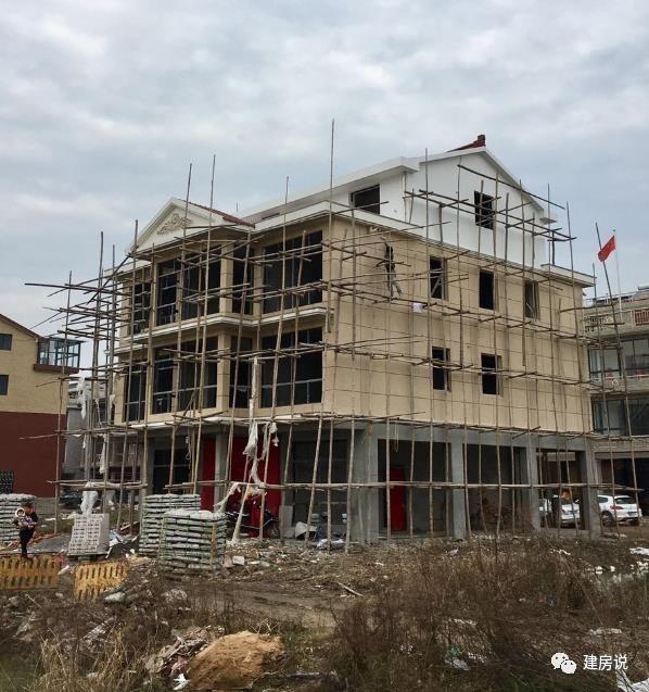 浙江網(wǎng)友自建四層農(nóng)村別墅，不愧是富庶之鄉(xiāng)的房子