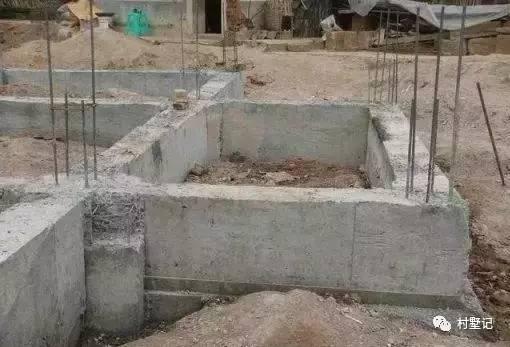 25萬建二層農(nóng)村別墅，圓了媳婦兒的別墅夢