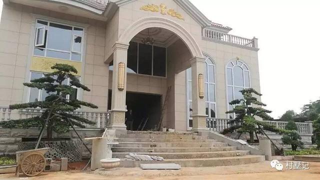 去舅舅剛建好的農(nóng)村別墅玩，有個(gè)超大庭院都不舍得回自己家了