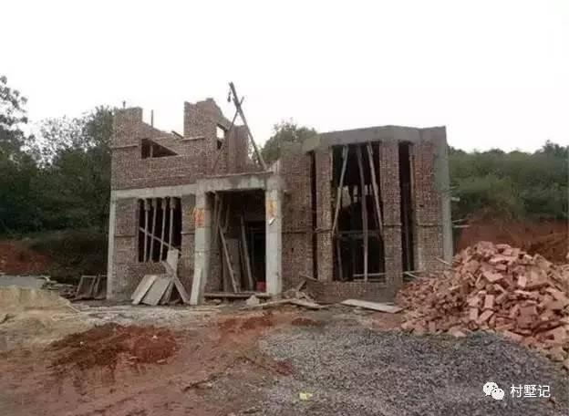 實拍現(xiàn)在的農(nóng)村二層別墅,人人都能建