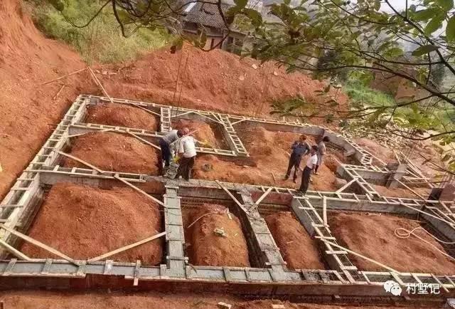 實拍現(xiàn)在的農(nóng)村二層別墅,人人都能建