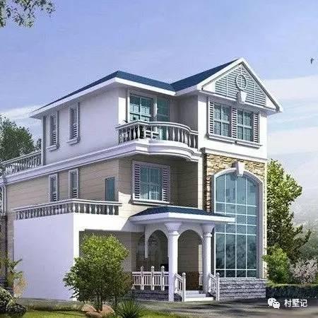 30萬建造這套帶車庫的挑空別墅，把日子過的紅紅火火