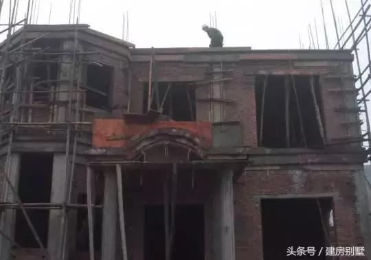 太霸氣了！江西兄妹用1000多平米建兩棟三層別墅