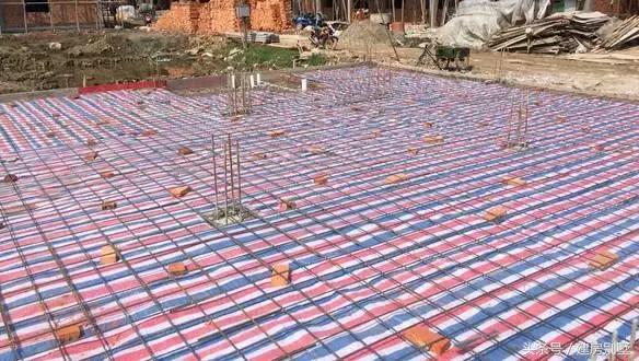 在浙江老家建起一棟四層商住兩用房，奶奶開始當起了“包租婆”