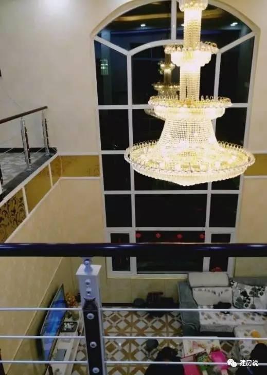 80后花50萬自建三層別墅，造型漂亮惹村里人都羨慕