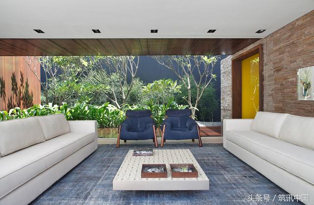 海南設計很新穎的房子帶庭院和室內裝修設計圖