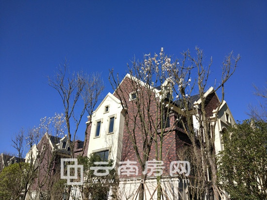 導(dǎo)購|昆明空中疊墅逐漸走俏 100萬即可購買湖濱別墅