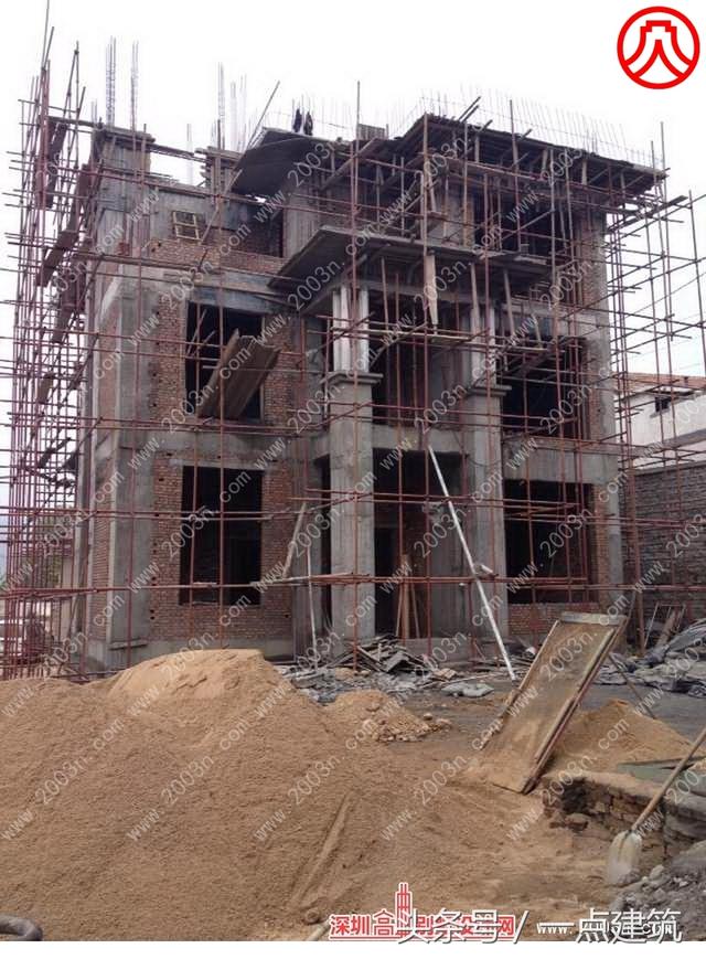 帶地下室和小塔樓的三層豪華歐式別墅效果圖+建造施工實(shí)景照片！