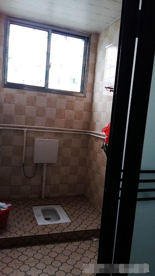 離開深圳7年，曬曬我姐農村自建別墅，博古架和樓梯太贊了！