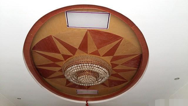 離開深圳7年，曬曬我姐農村自建別墅，博古架和樓梯太贊了！