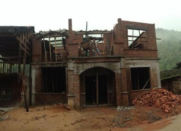 貸款借錢，一拿到5千元圖紙立刻蓋起34萬農村別墅！