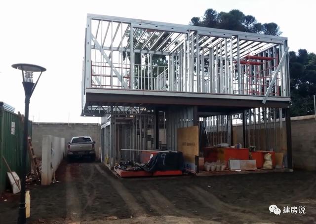 半個月蓋好一棟輕鋼別墅，看看國外都是怎么建房的！
