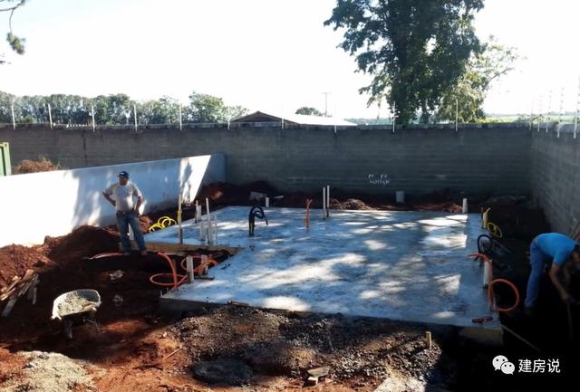 半個月蓋好一棟輕鋼別墅，看看國外都是怎么建房的！