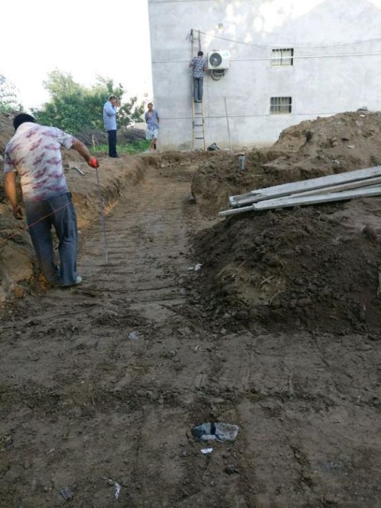 小伙20萬做三層自建房，看完施工過程誰還敢住？