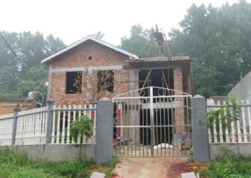 實拍農村小別墅建造全過程，只用了18萬！