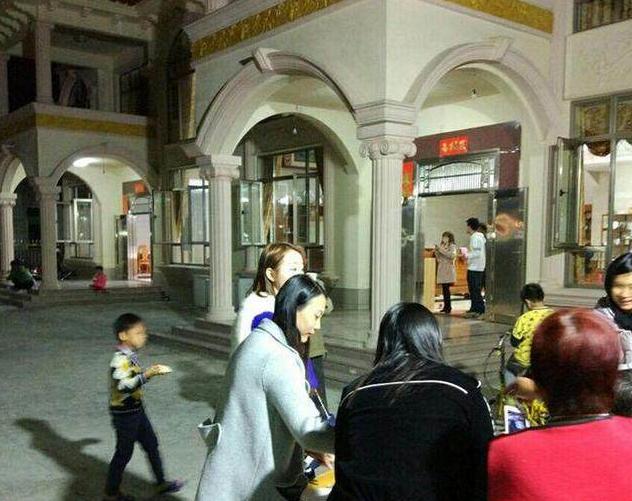 婆家三層小別墅總算蓋好了，光看這外表已經是村里第一大戶了！