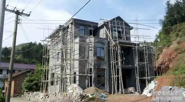 為我新落成的別墅，造了大部分農(nóng)村人都見過的小火灶！