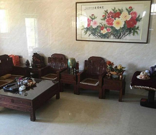 老公鄉下自蓋四層樓房，裝修堪比別墅棒呆了，特別喜歡陽臺！