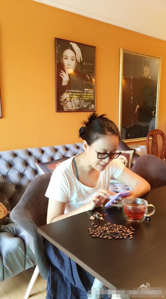 那英北京8000萬豪裝被扒，獨(dú)棟別墅裝修如“綠洲公園”！美膩！