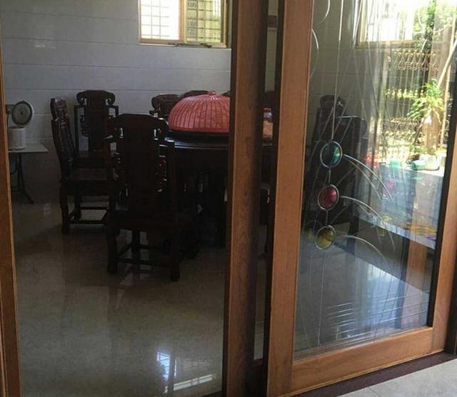 老公鄉下自蓋的小四層樓房，裝修堪比別墅棒呆了，特別喜歡陽臺！