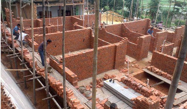 2026農村自建房新規，每層超過3.3米就算違規