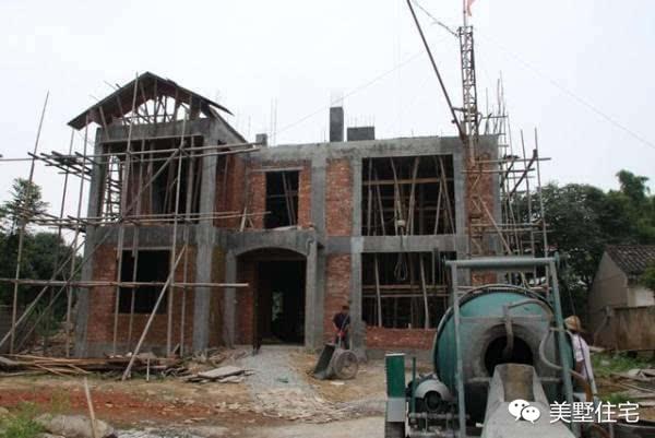 90后小伙自建三層別墅，丈母娘歡喜的不要不要的