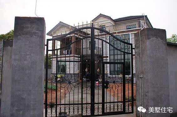 90后小伙自建三層別墅，丈母娘歡喜的不要不要的