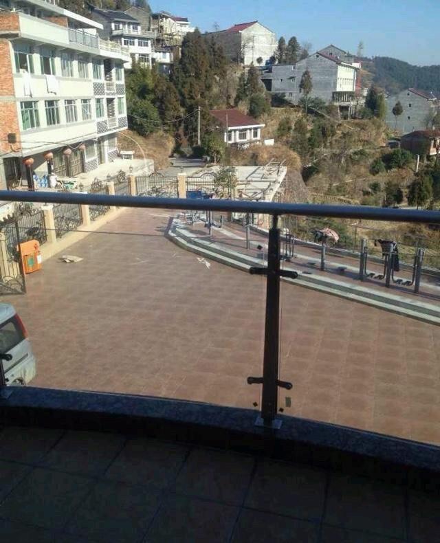 曬曬我家2000平山村小別墅，光裝修花了200多萬！