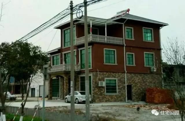 實拍農(nóng)村人30萬自建別墅，城里人看了都羨慕這樣的房子！