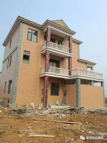 最經典的建房案例，只要35萬，帶旋轉樓梯和平面圖！