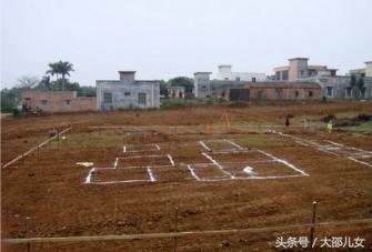 每人30萬建兩棟大別墅，城里人都嫉妒！