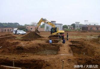 每人30萬建兩棟大別墅，城里人都嫉妒！