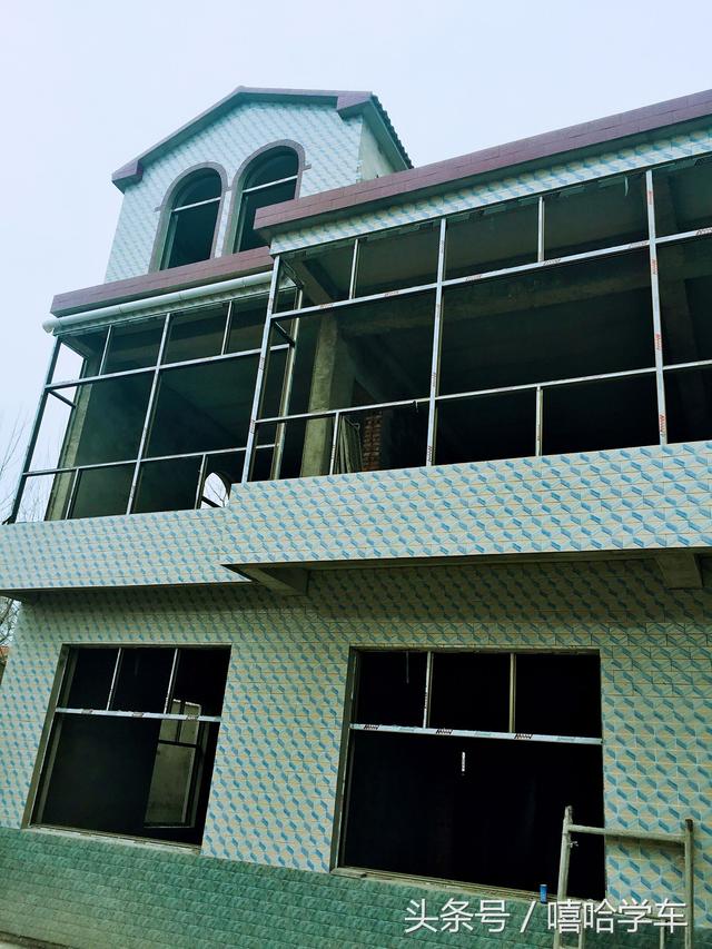 如今農村蓋房豪華程度超城市別墅！