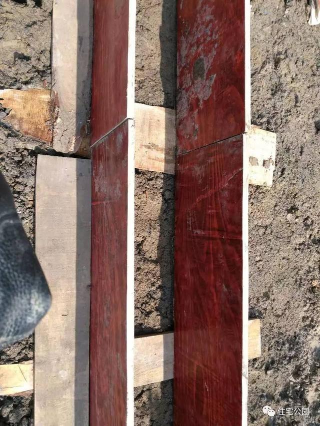 基礎被大雨泡透，圈梁又尺寸太小，我這三層別墅該怎么辦？